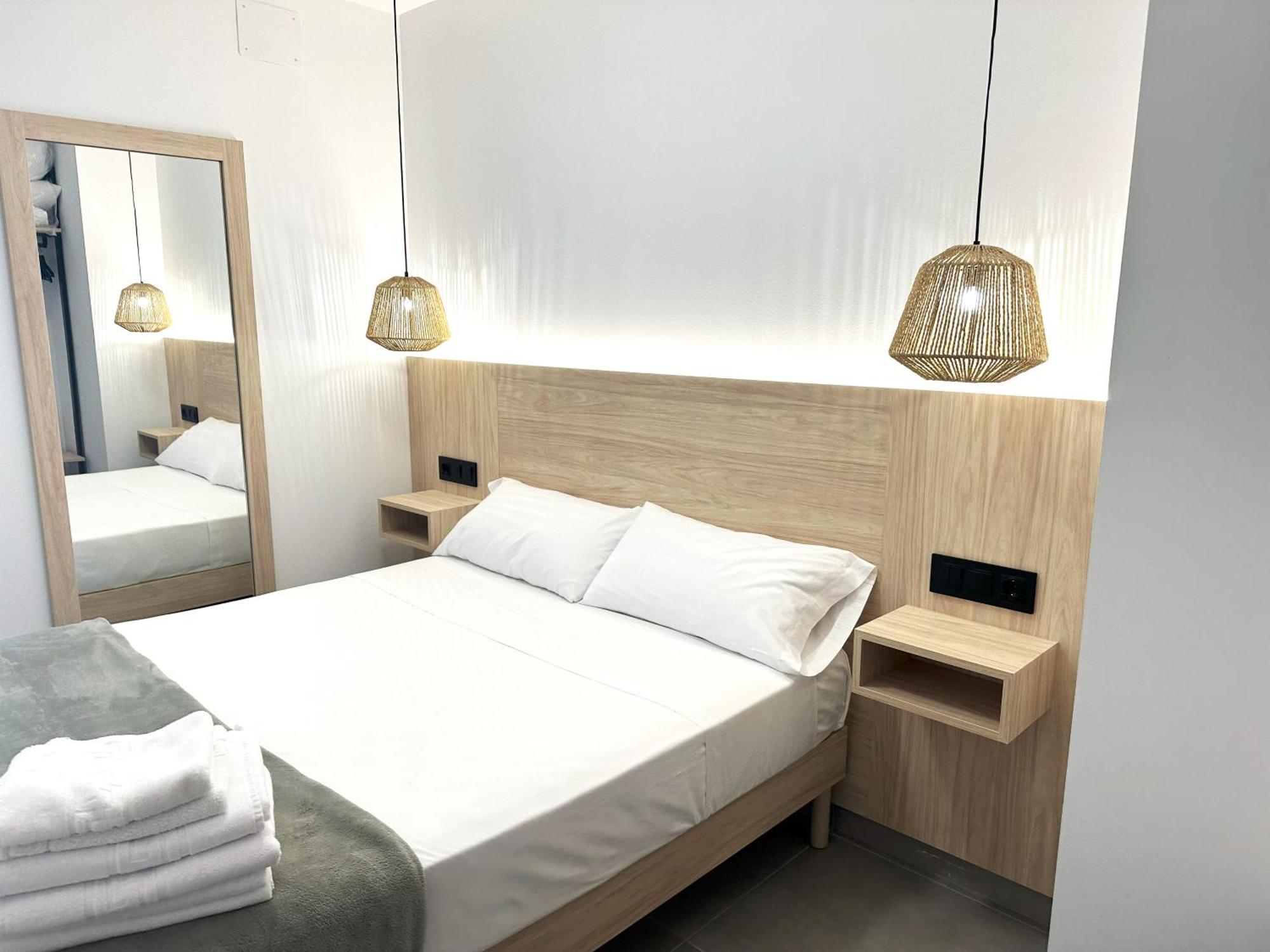 Almar 52 Suites Valencia Bagian luar foto